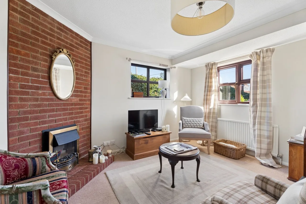 Main Road, Naphill, HP14, photo 14
