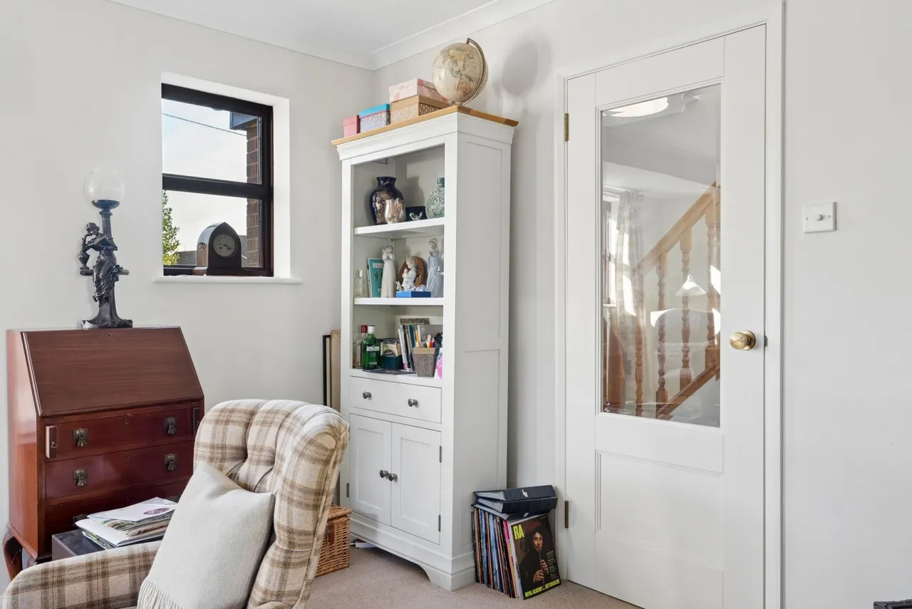 Main Road, Naphill, HP14, photo 12