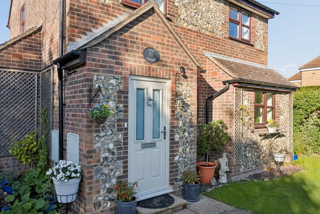 Main Road, Naphill, HP14, photo 31