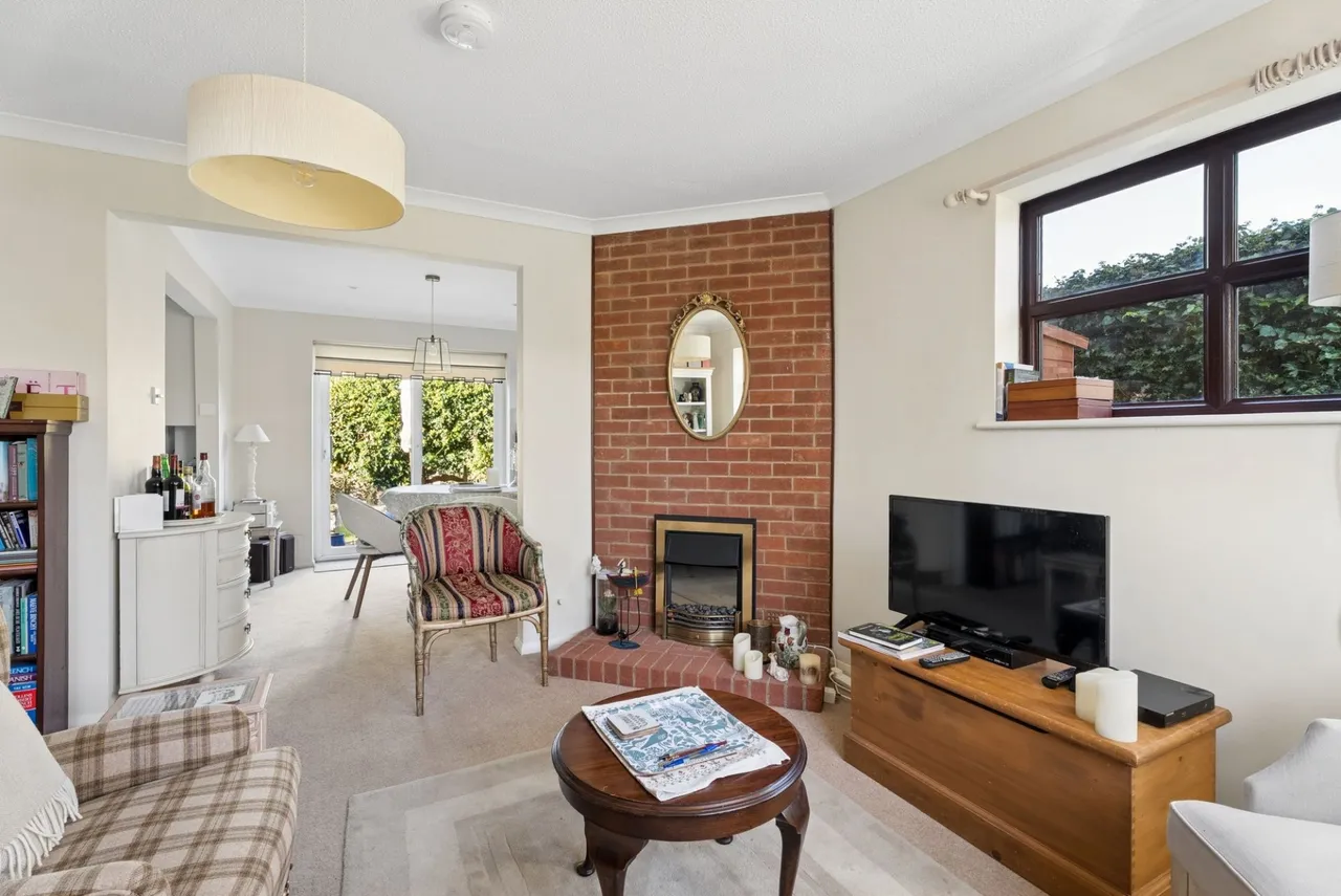 Main Road, Naphill, HP14, photo 16