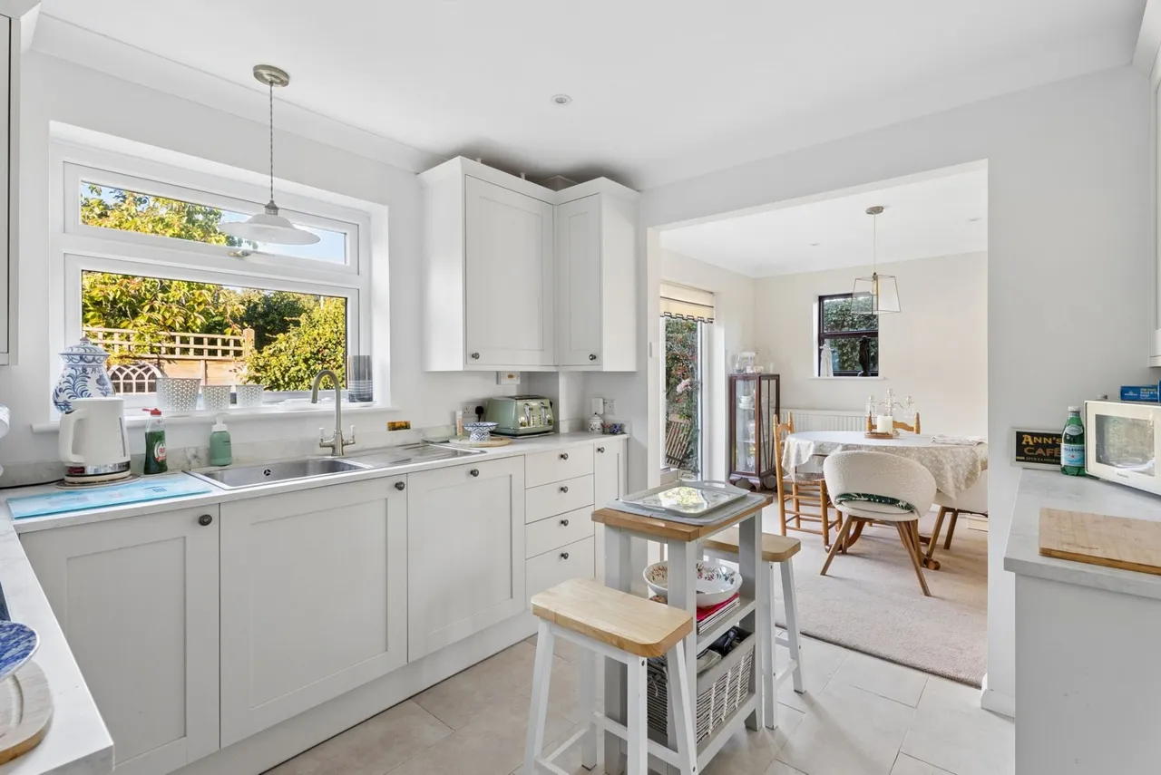 Main Road, Naphill, HP14, photo 4