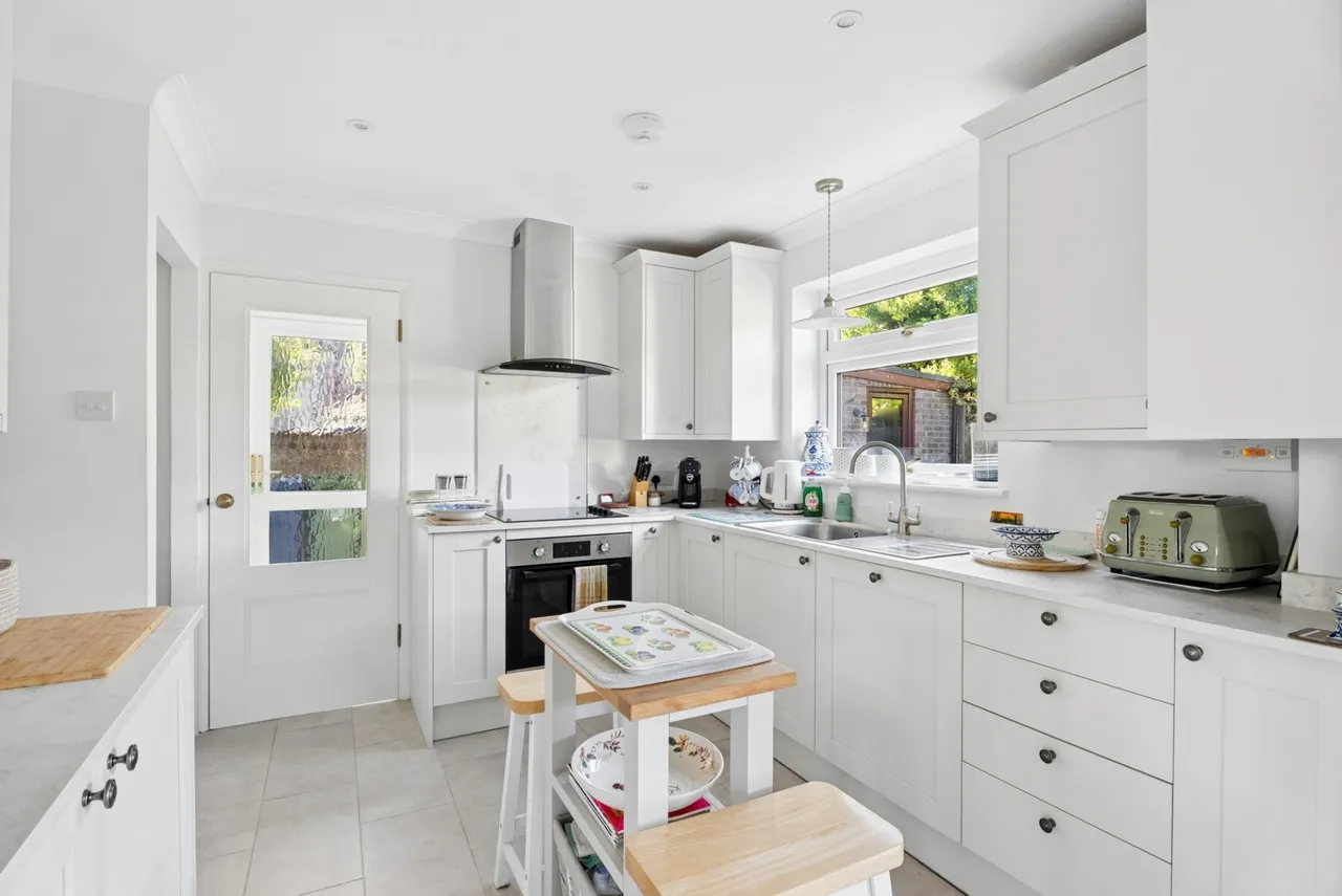 Main Road, Naphill, HP14, photo 19
