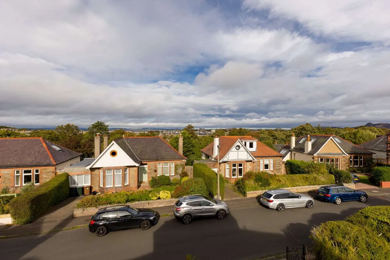 Greenbank Road, Greenbank, EH10, photo 17