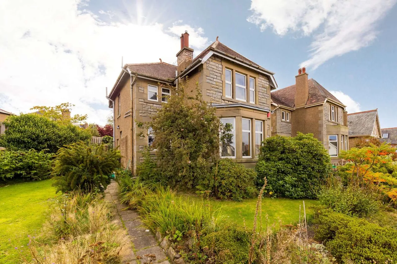 3 bed house for sale, Greenbank Road, Greenbank, EH10