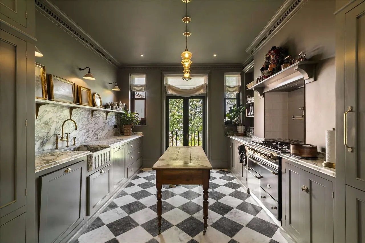 Riverview Gardens, Barnes, London, SW13 8QY, photo 2
