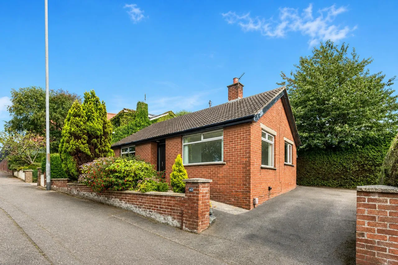 2 bed house for sale, Donaghadee Road, Newtownards, BT23