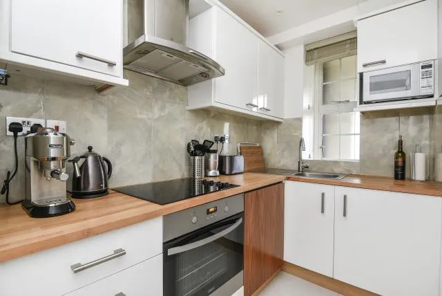 North End Road, London, NW11, photo 2