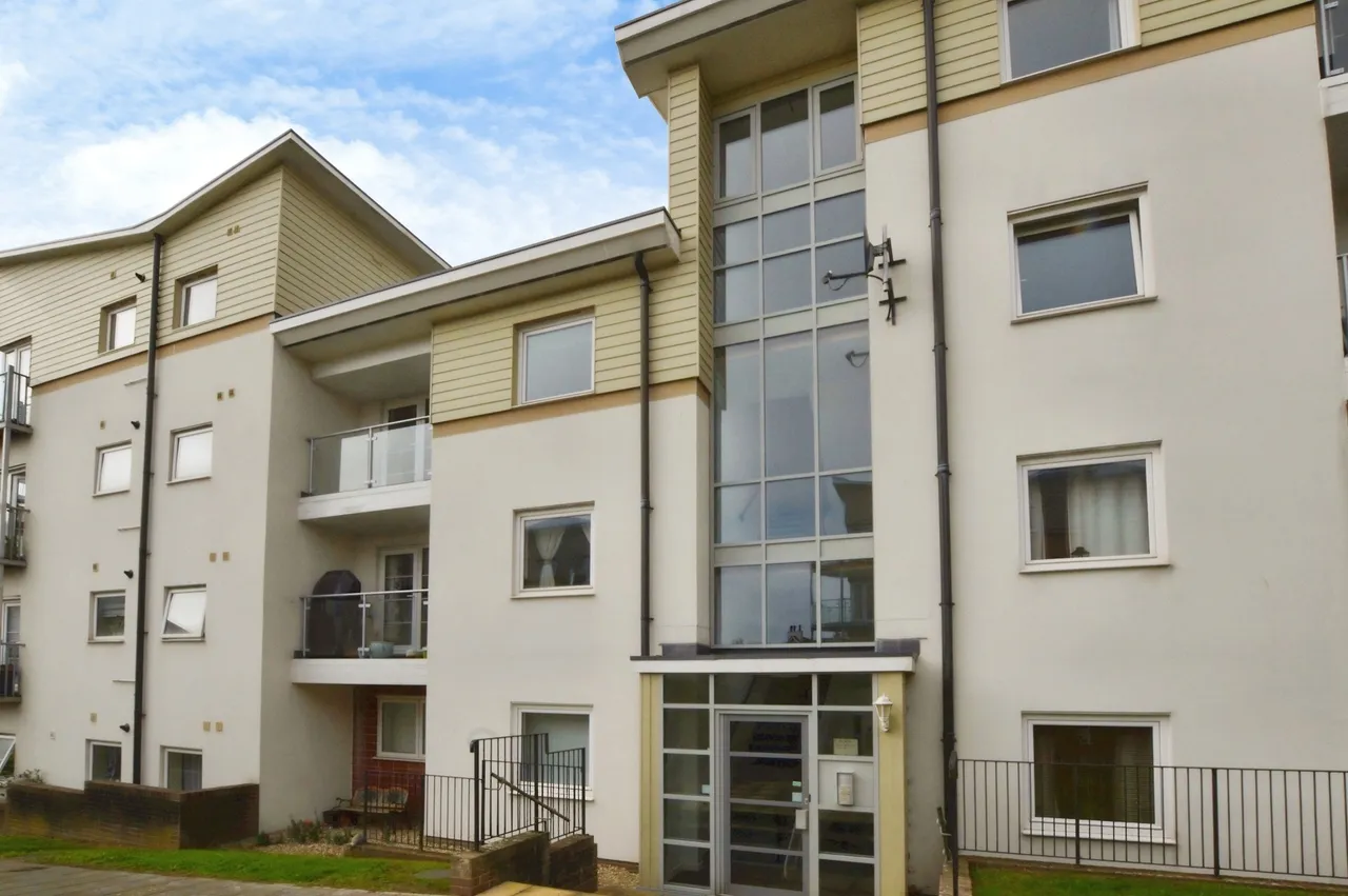 2 bed property to rent, Edmonds Walk, Torquay, TQ1
