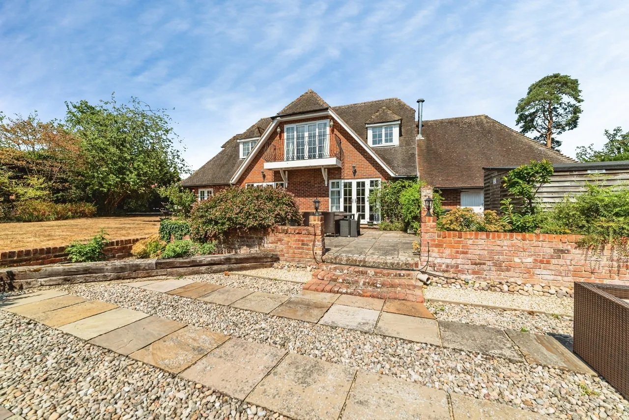 Holly Lane, Silchester, RG7, photo 43