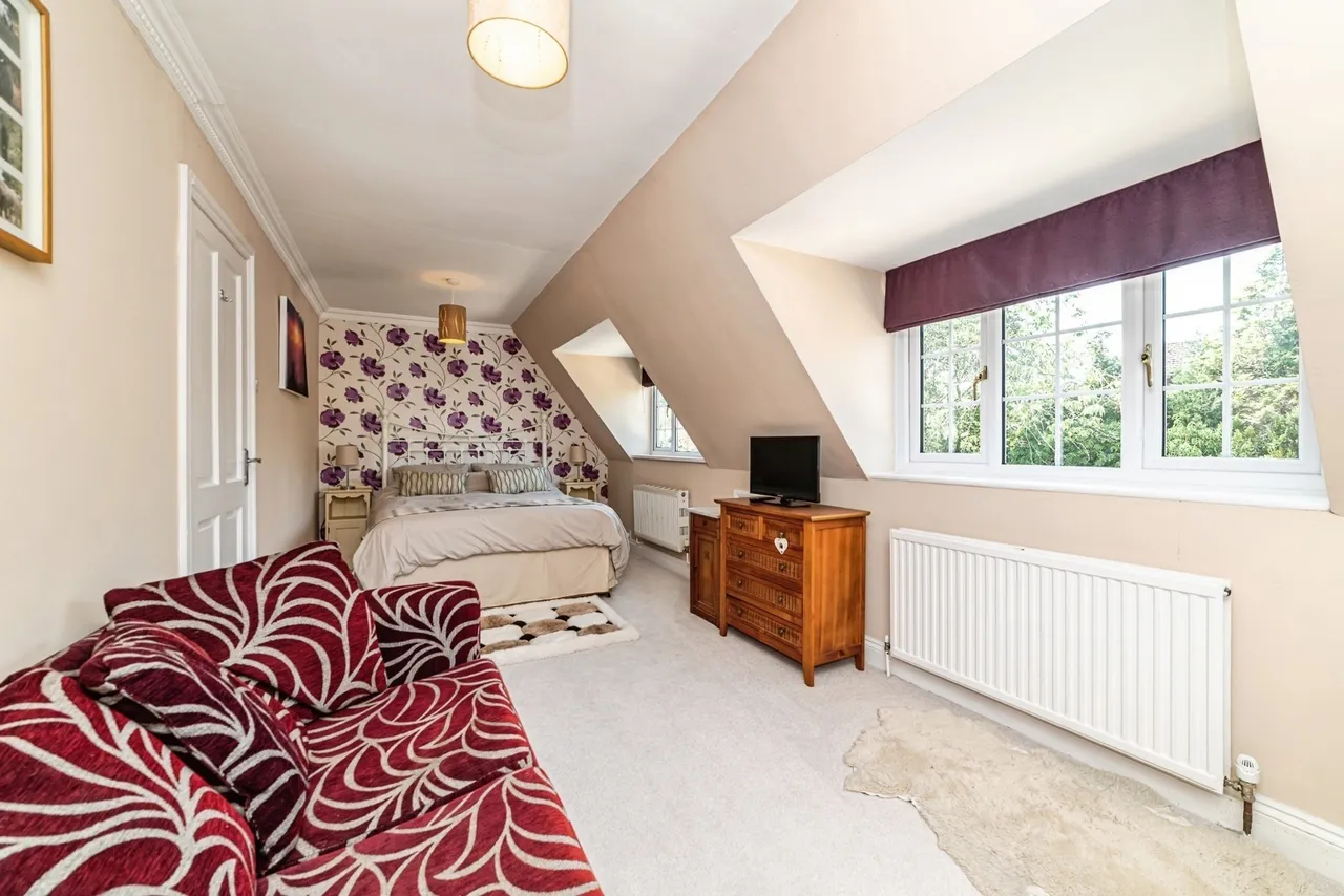 Holly Lane, Silchester, RG7, photo 32