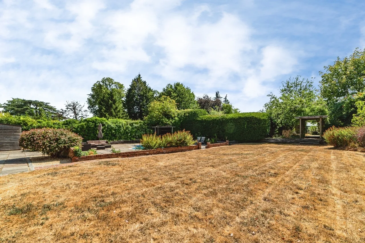 Holly Lane, Silchester, RG7, photo 46