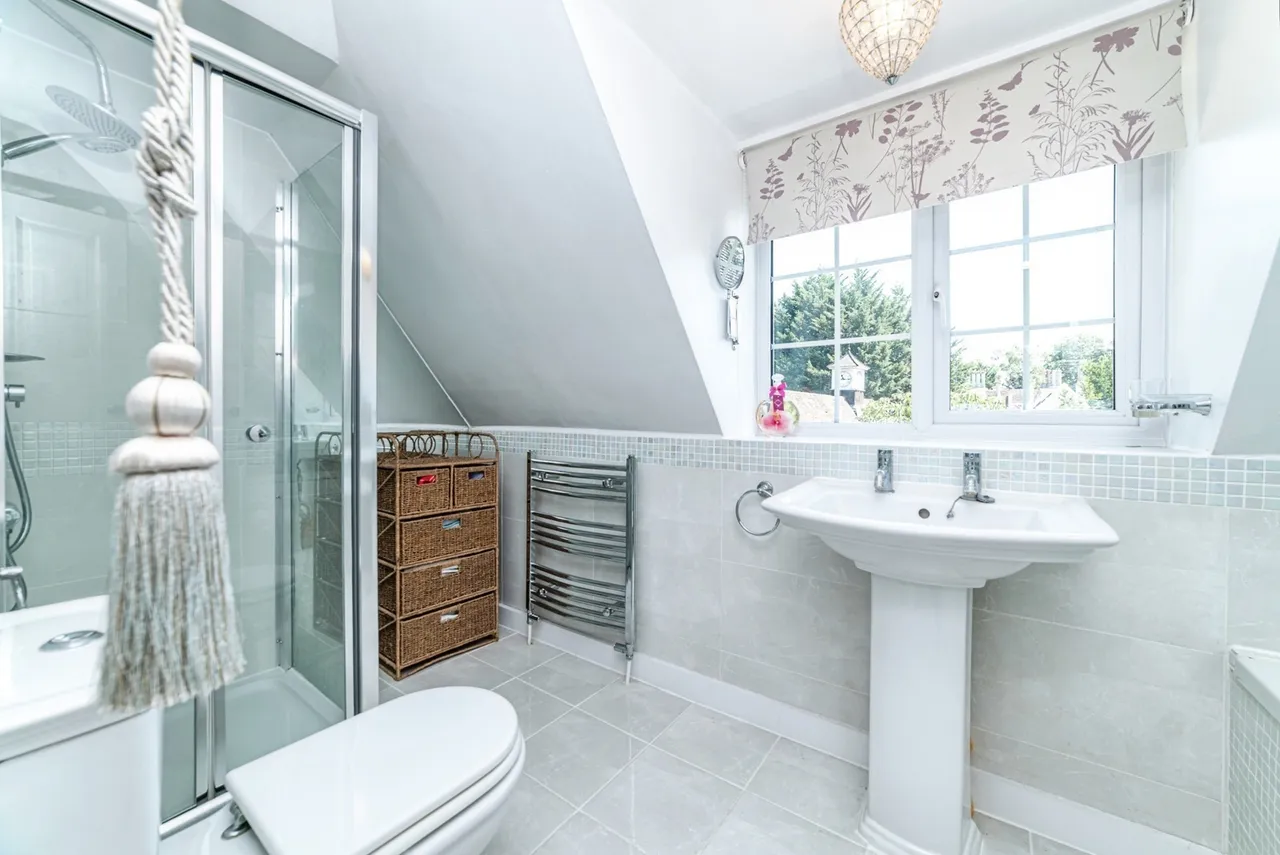 Holly Lane, Silchester, RG7, photo 30