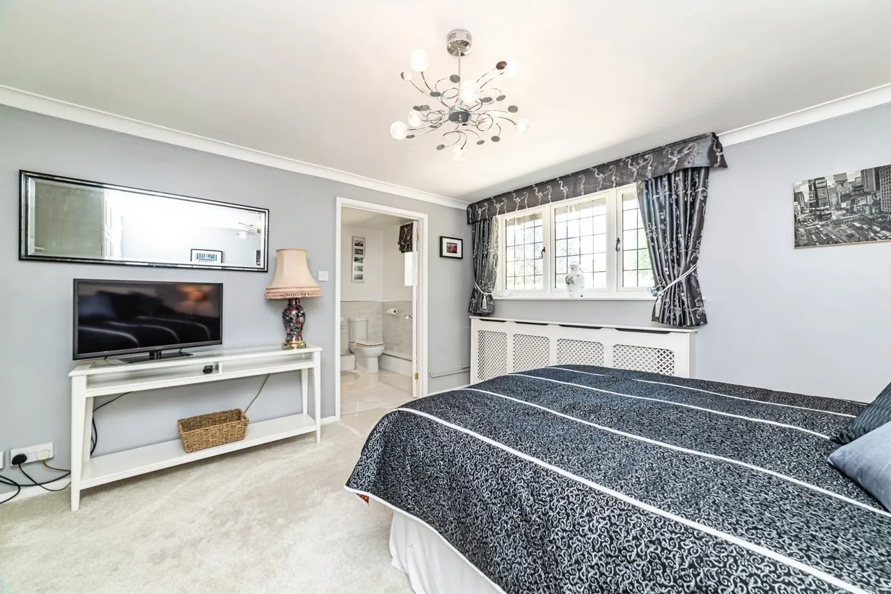 Holly Lane, Silchester, RG7, photo 21