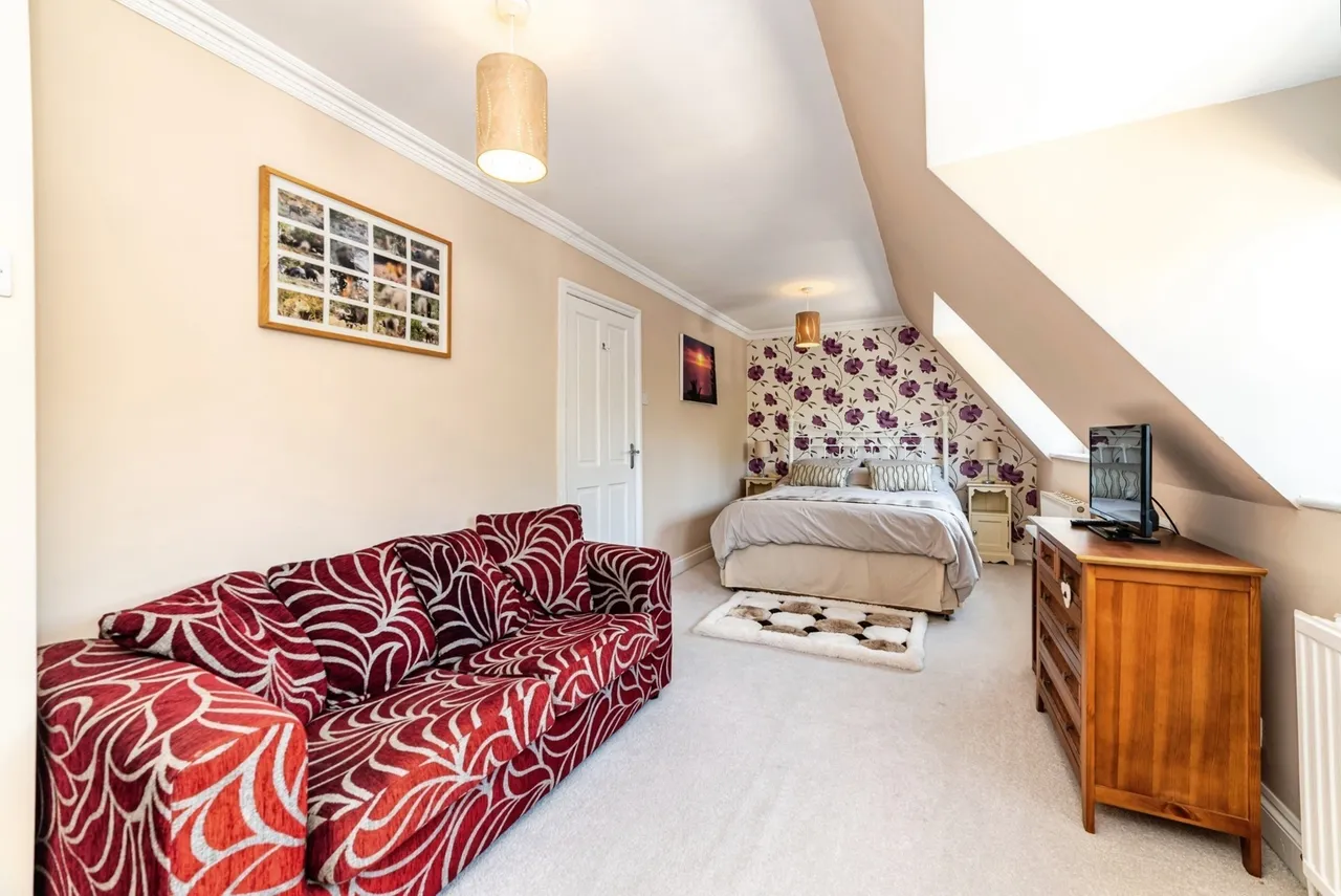 Holly Lane, Silchester, RG7, photo 33