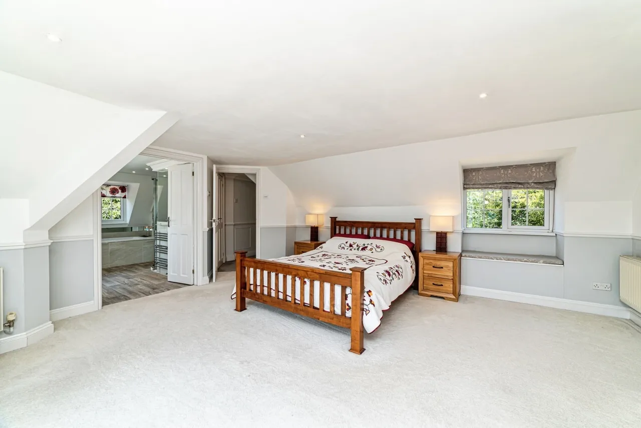 Holly Lane, Silchester, RG7, photo 36