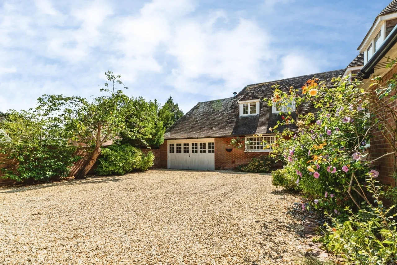 Holly Lane, Silchester, RG7, photo 49