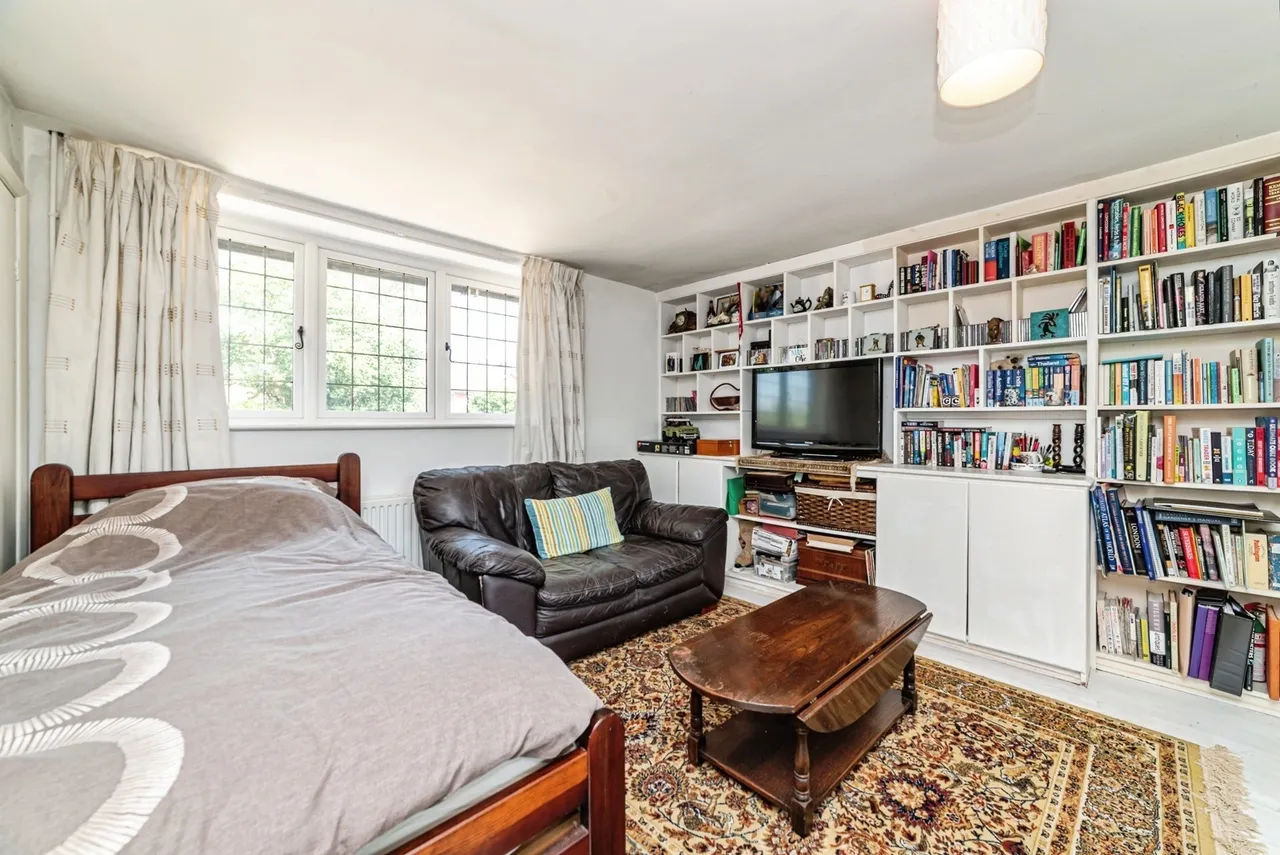 Holly Lane, Silchester, RG7, photo 23