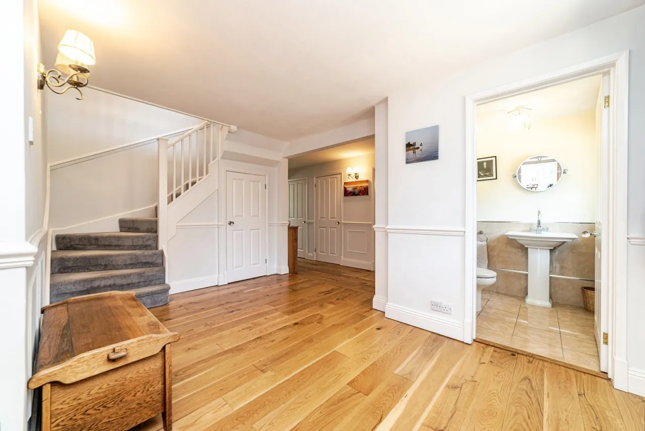 Holly Lane, Silchester, RG7, photo 17