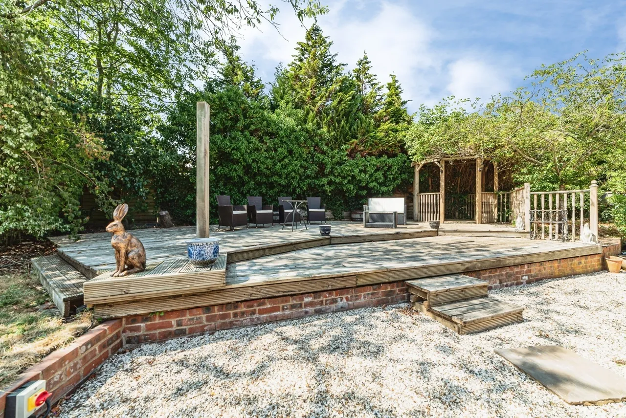 Holly Lane, Silchester, RG7, photo 47