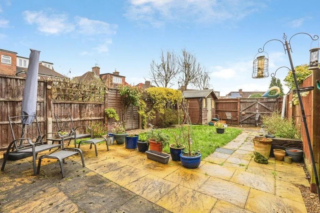 Chertsey Road, Byfleet, KT14, photo 4