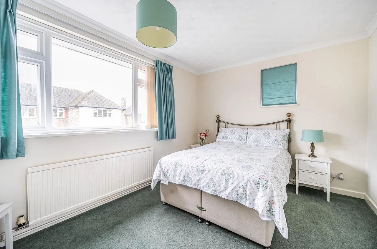 Courtlands Crescent, Banstead, SM7 2PJ, photo 12