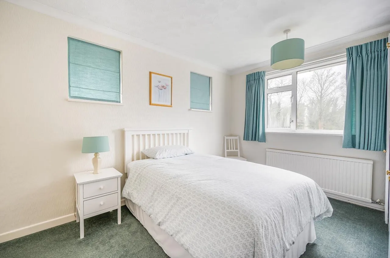 Courtlands Crescent, Banstead, SM7 2PJ, photo 11