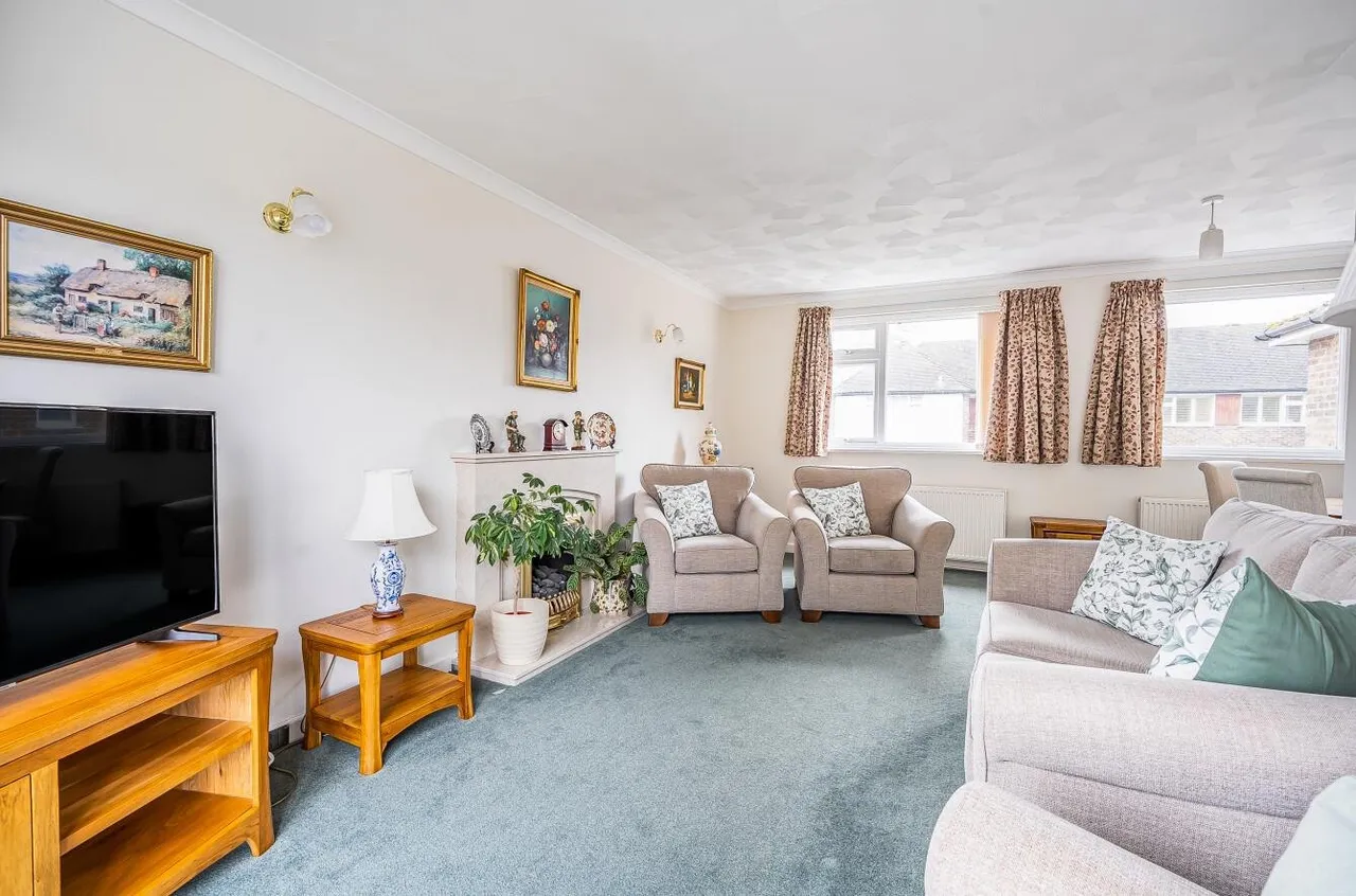Courtlands Crescent, Banstead, SM7 2PJ, photo 5
