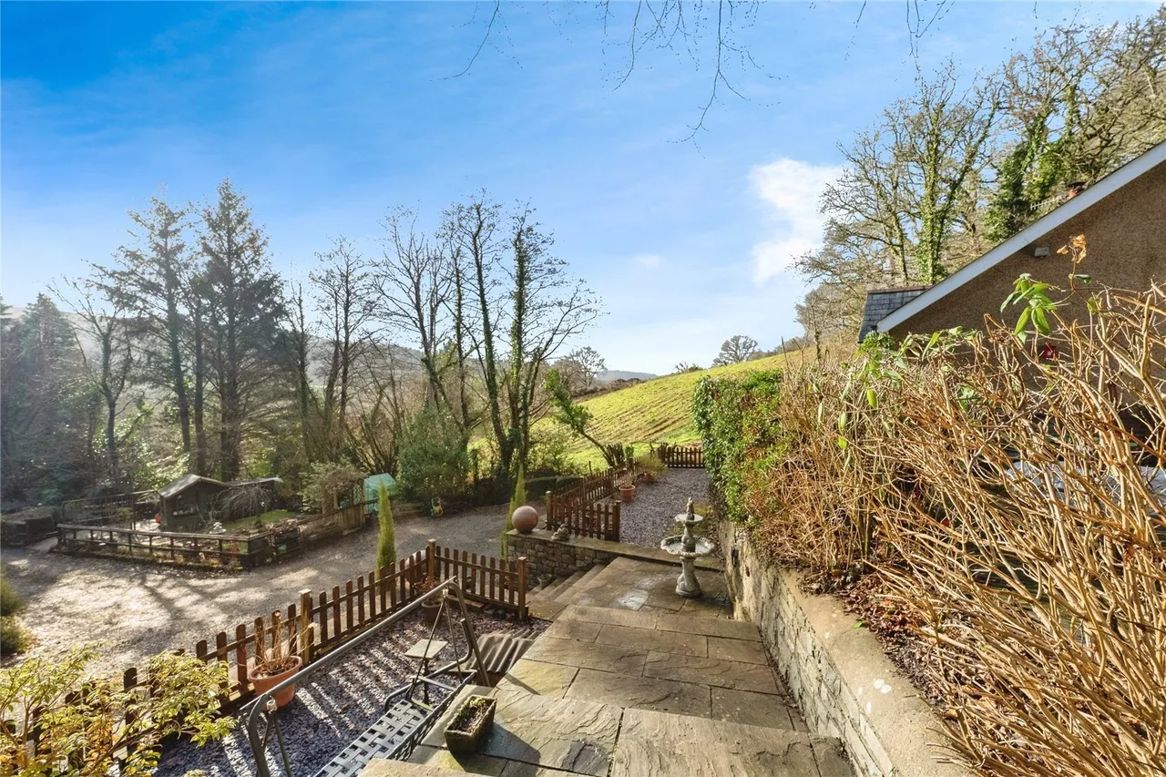 Abercrave, Swansea, SA9, photo 2
