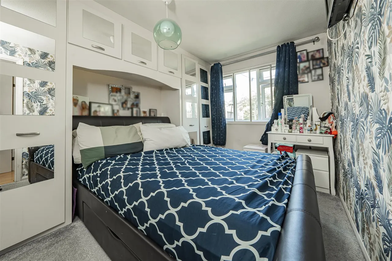 Cobb Close, Datchet, Berkshire, SL3 9QT, photo 6