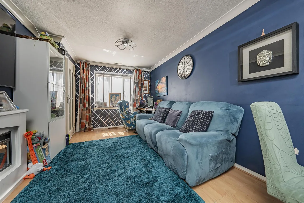 Cobb Close, Datchet, Berkshire, SL3 9QT, photo 4