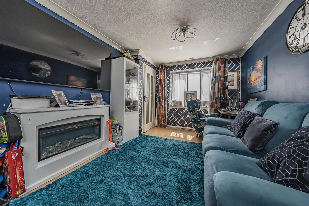Cobb Close, Datchet, Berkshire, SL3 9QT, photo 3