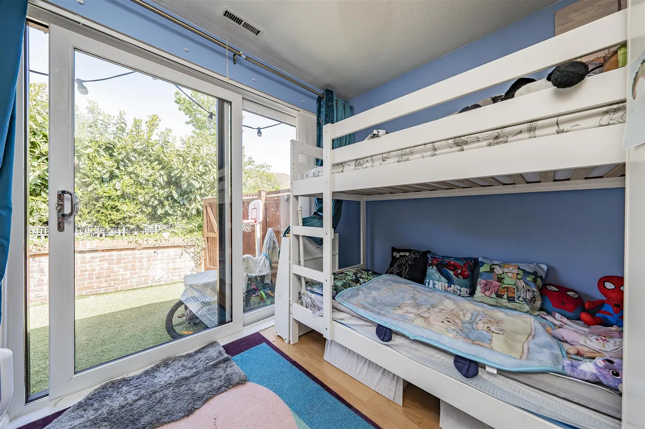 Cobb Close, Datchet, Berkshire, SL3 9QT, photo 9