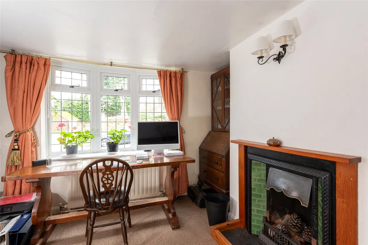 Church Road, Bow Brickhill, MK17, photo 4