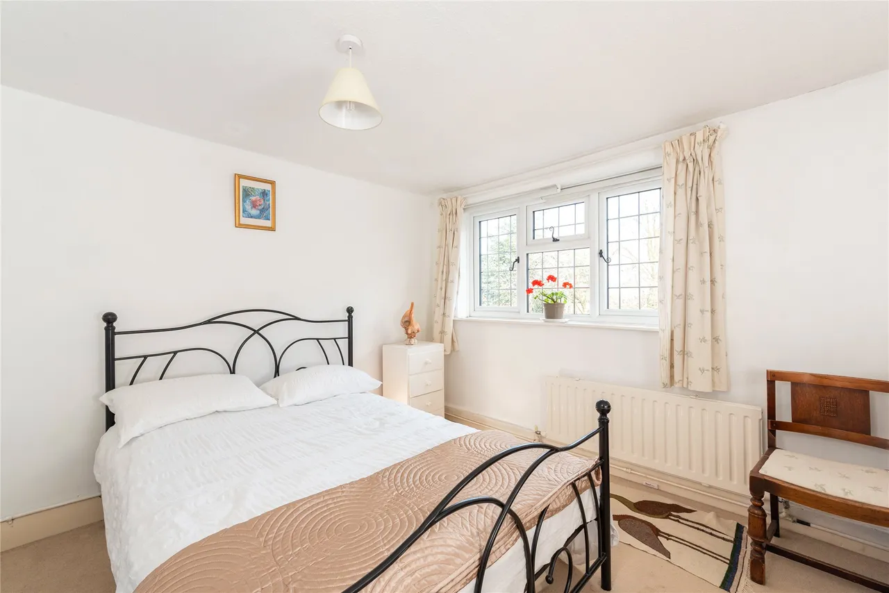 Church Road, Bow Brickhill, MK17, photo 8