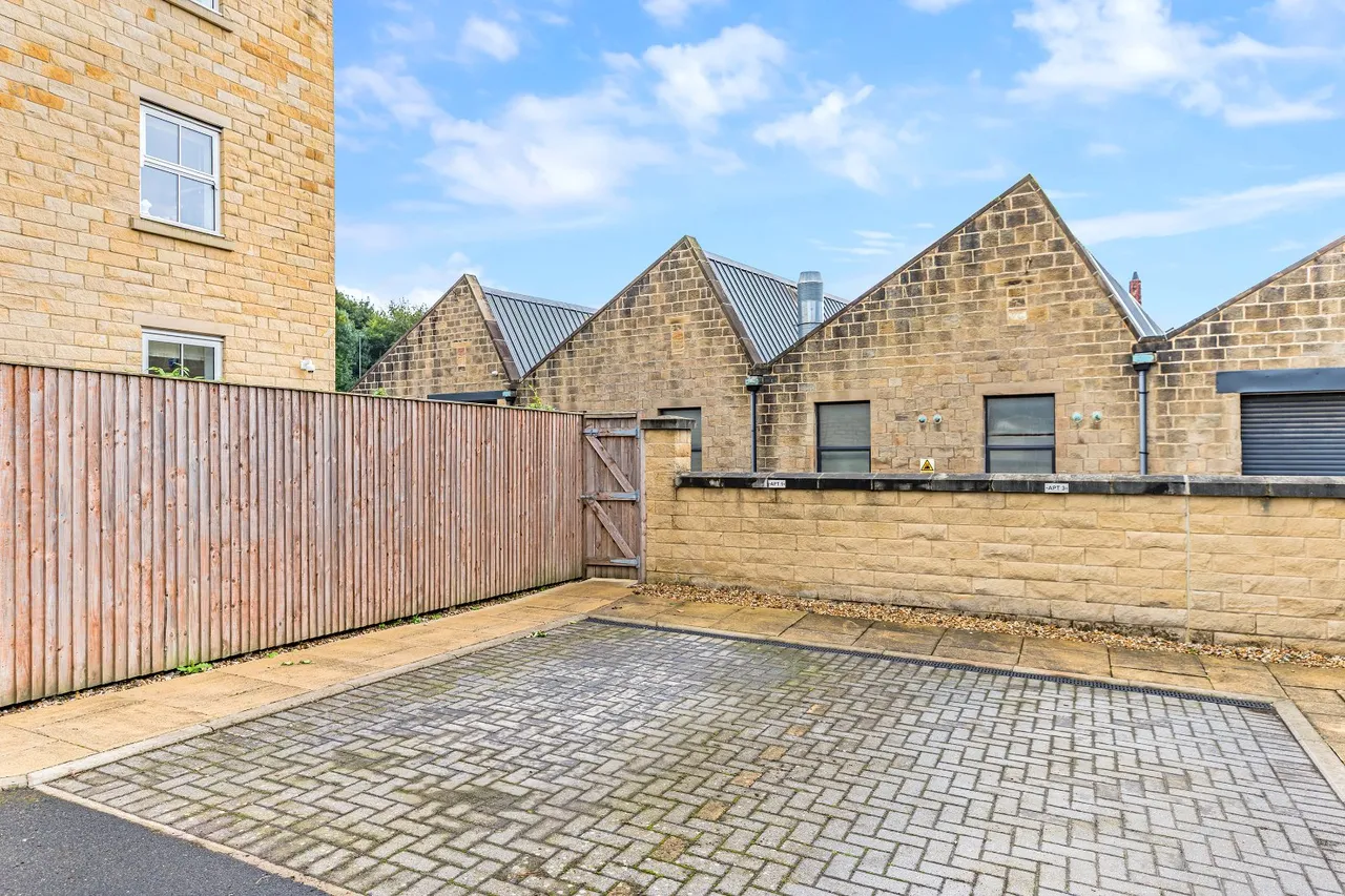 Ilkley Road, Otley, LS21, photo 14