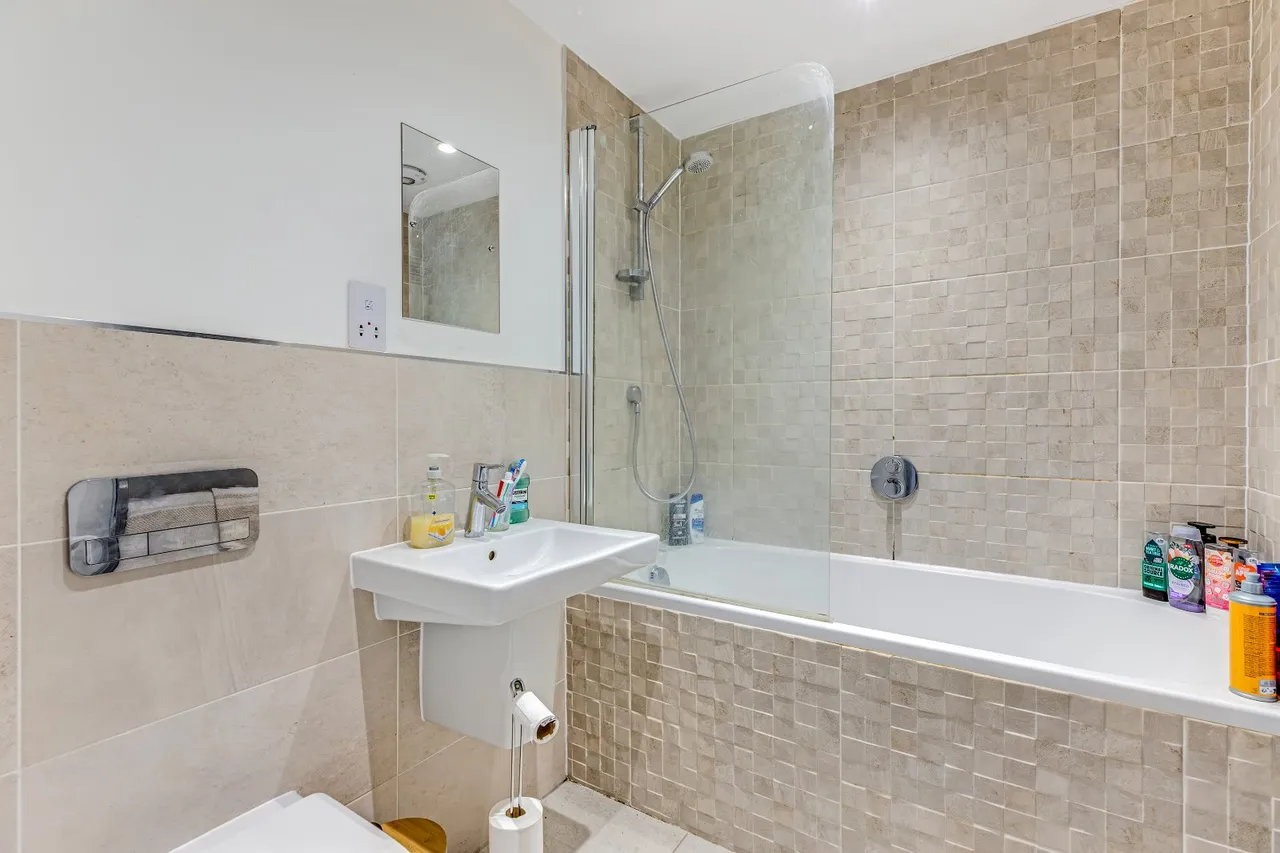 Ilkley Road, Otley, LS21, photo 10
