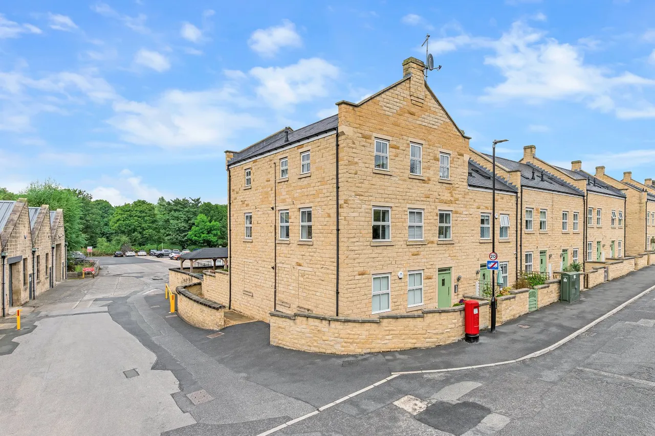 2 bed flat for sale, Ilkley Road, Otley, LS21