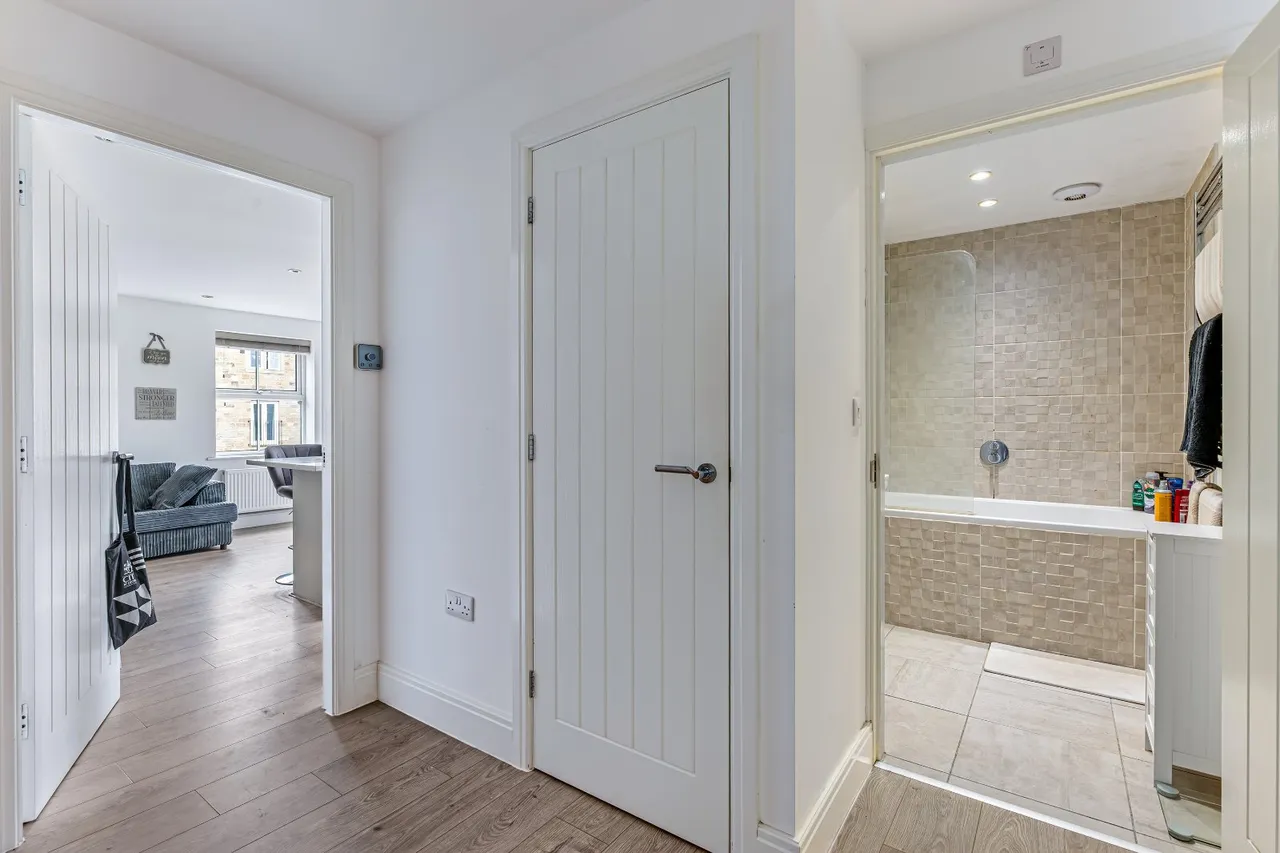 Ilkley Road, Otley, LS21, photo 11