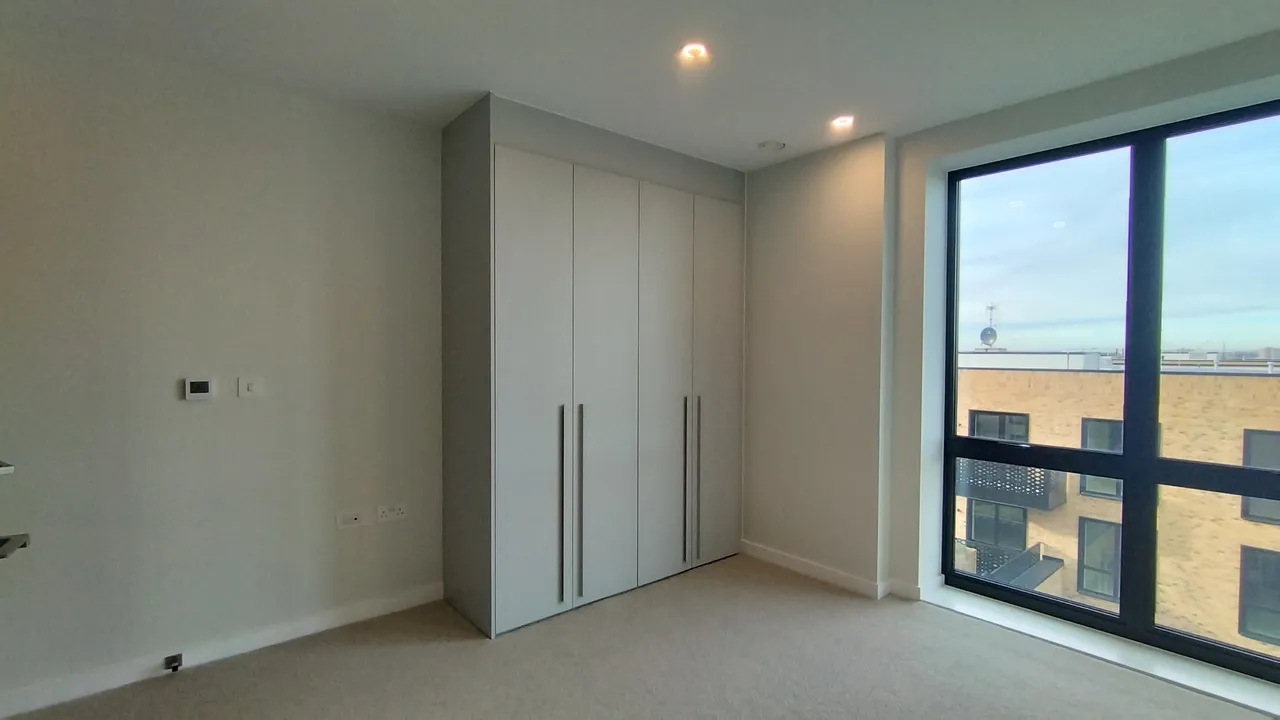 Middle Road, London, W7, photo 6