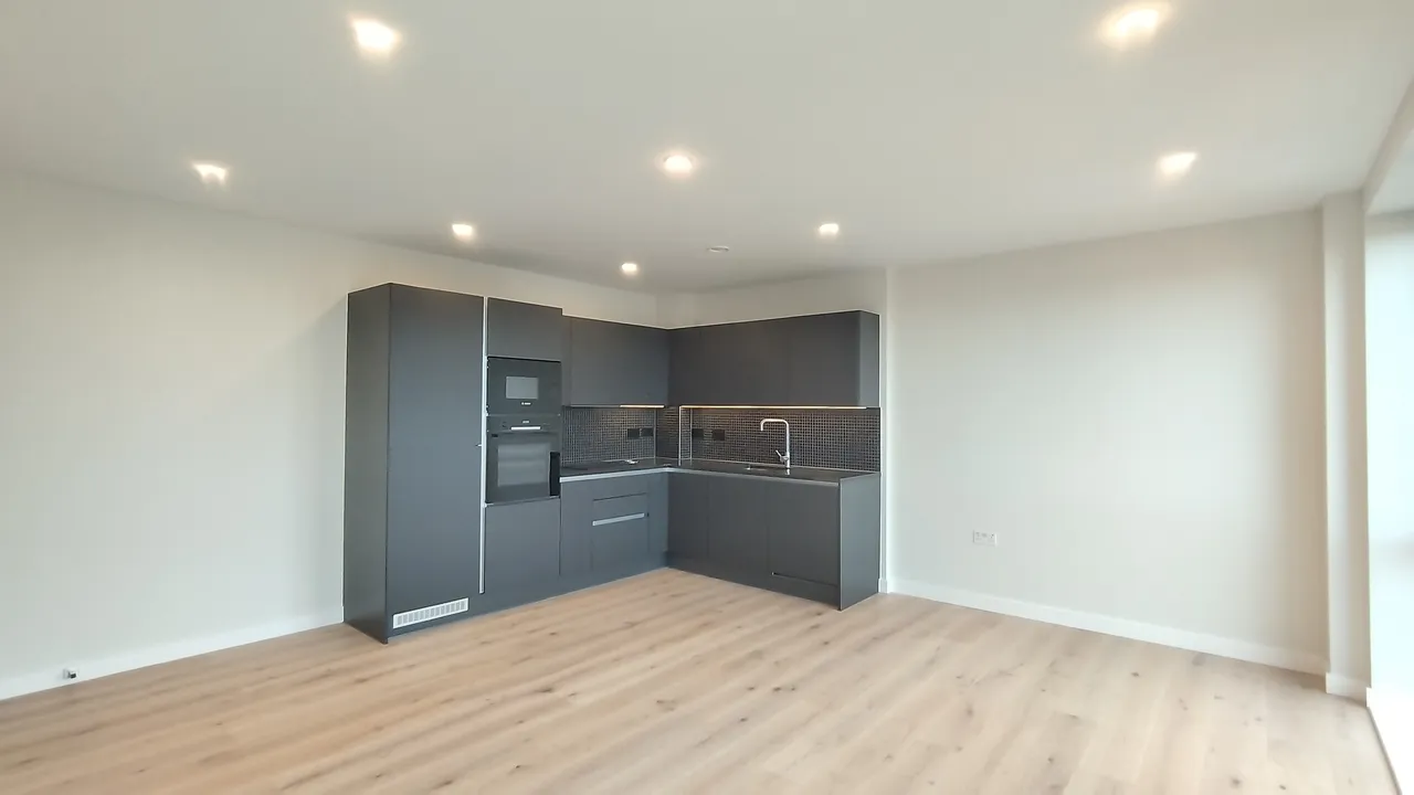 Middle Road, London, W7, photo 2