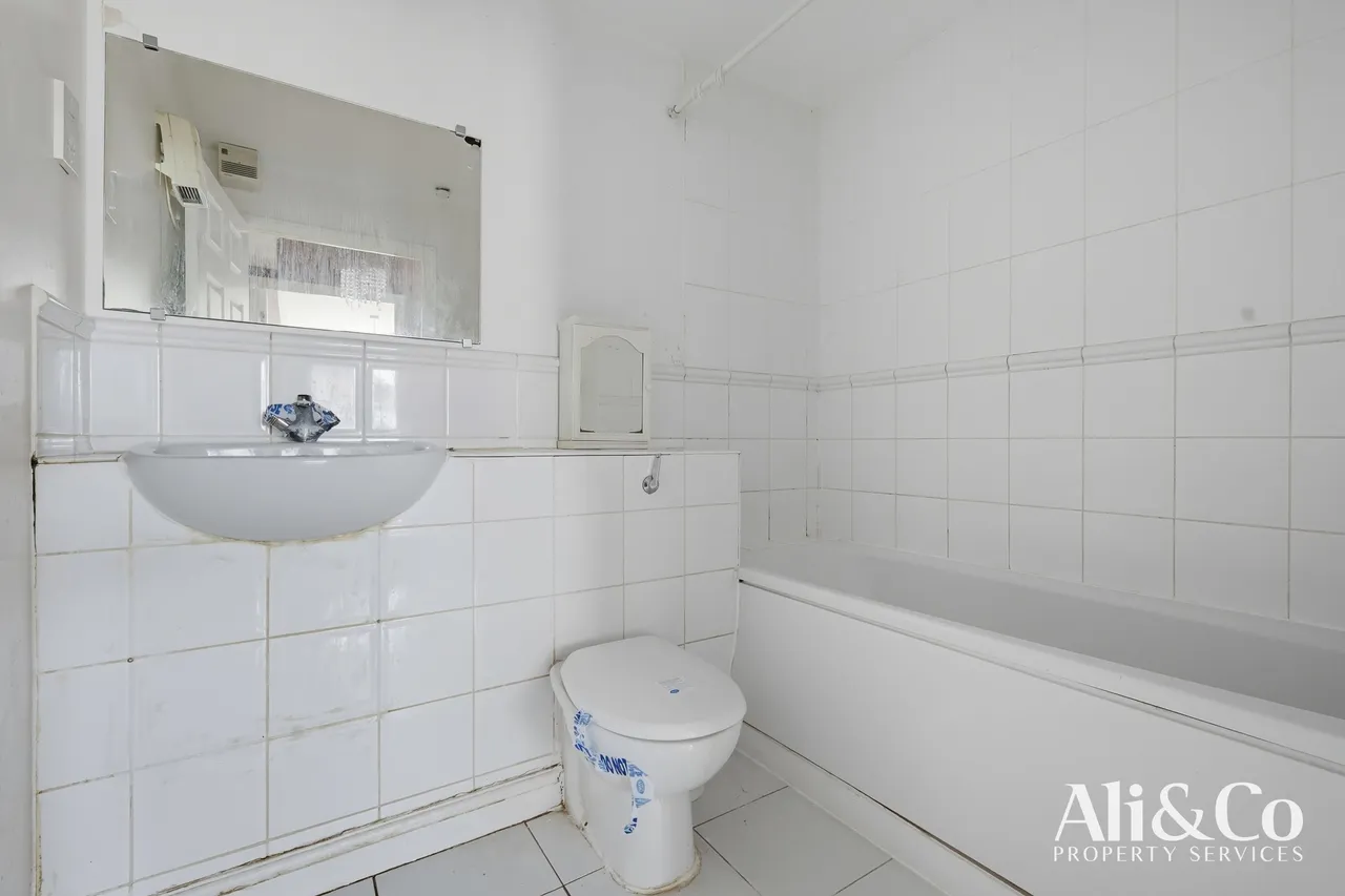 Fleming Road, Chafford Hundred, Grays, Essex, RM16 6DD, photo 5