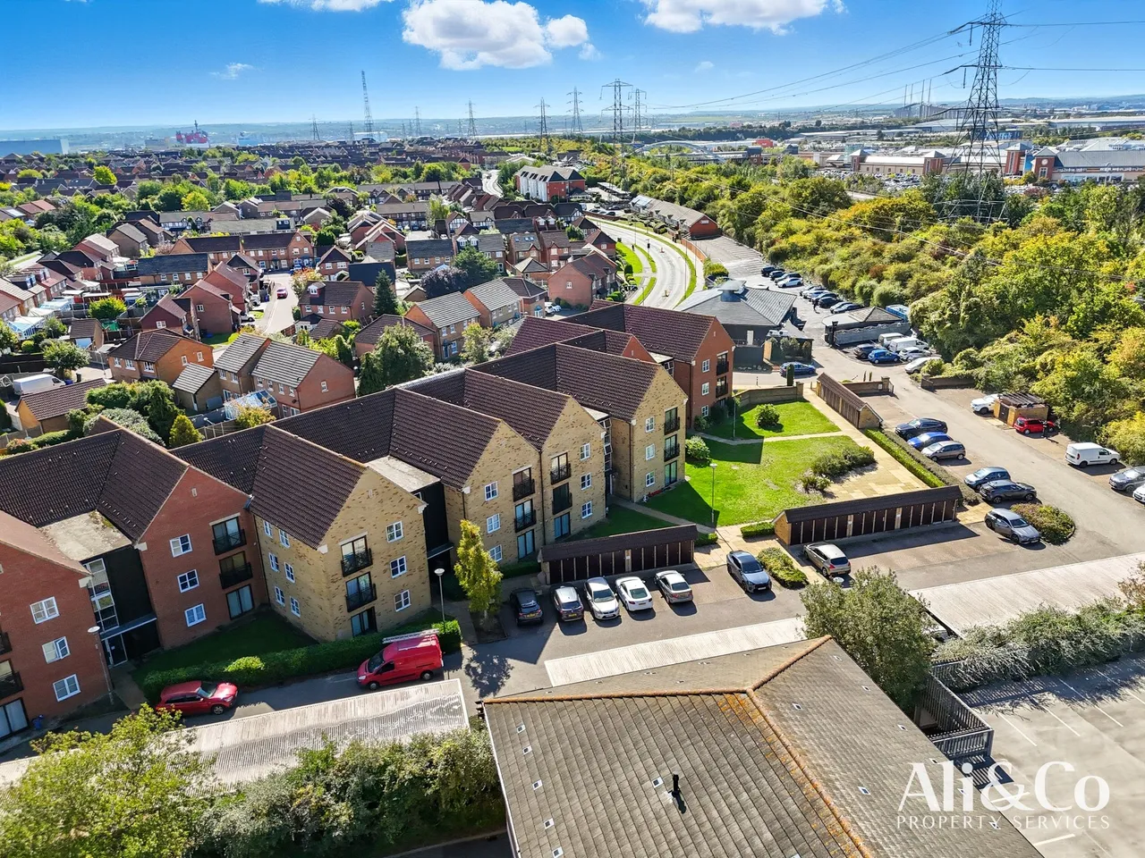 Fleming Road, Chafford Hundred, Grays, Essex, RM16 6DD, photo 2