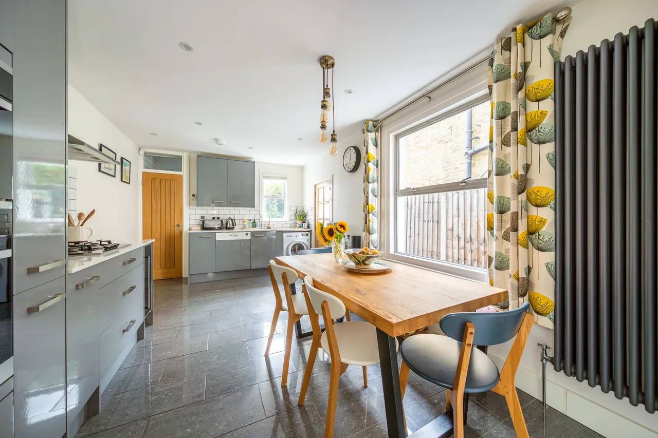 1 bed flat for sale — 31 Vanderbilt Road, London, SW18