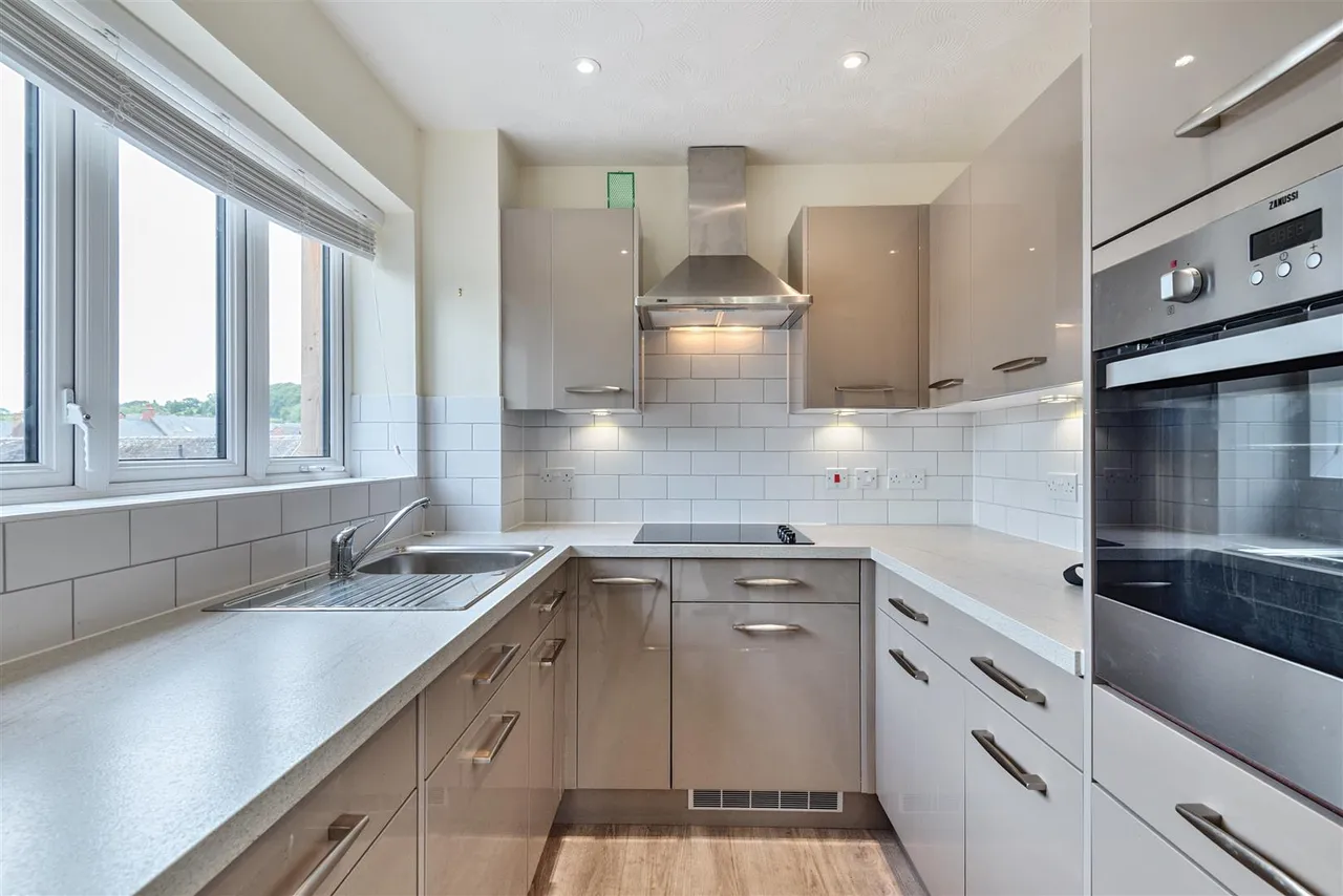 King Edward Street, Ashbourne, DE6, photo 2