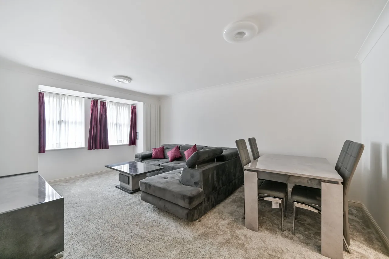 1 bed flat for sale — 3 Jubilee Court, 39 Bristow Road, Hounslow