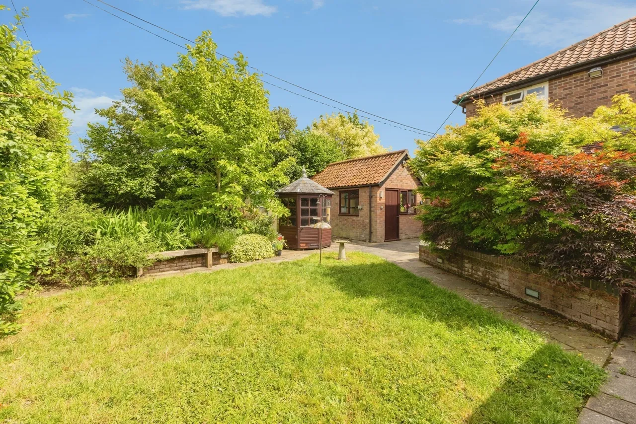 Hackford Road, Wicklewood, Wymondham, Norfolk, NR18, photo 10