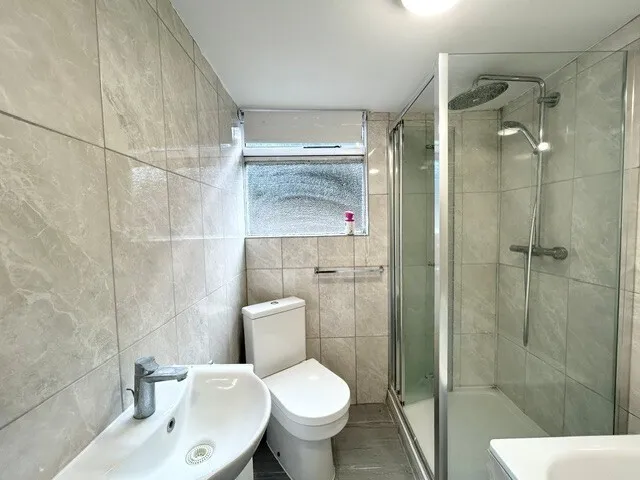 Manor Road, Chigwell, IG7, photo 5