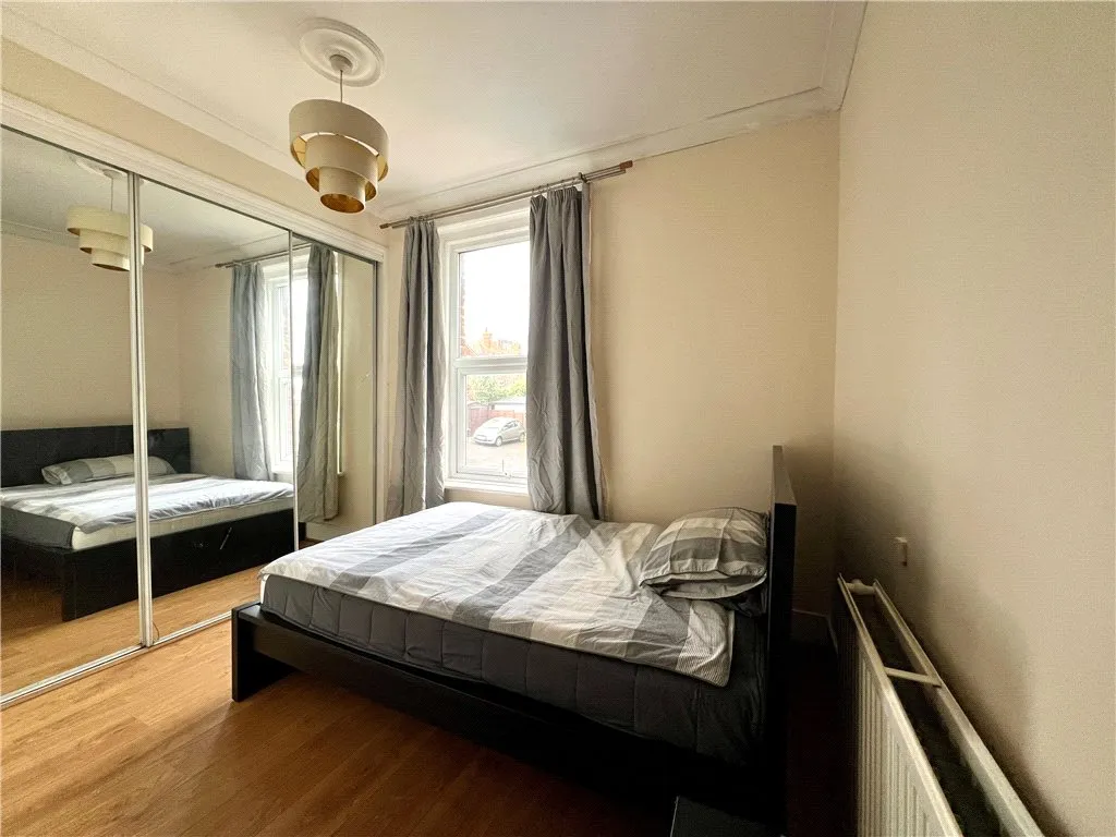 Farnham Road, Guildford, GU2, photo 4