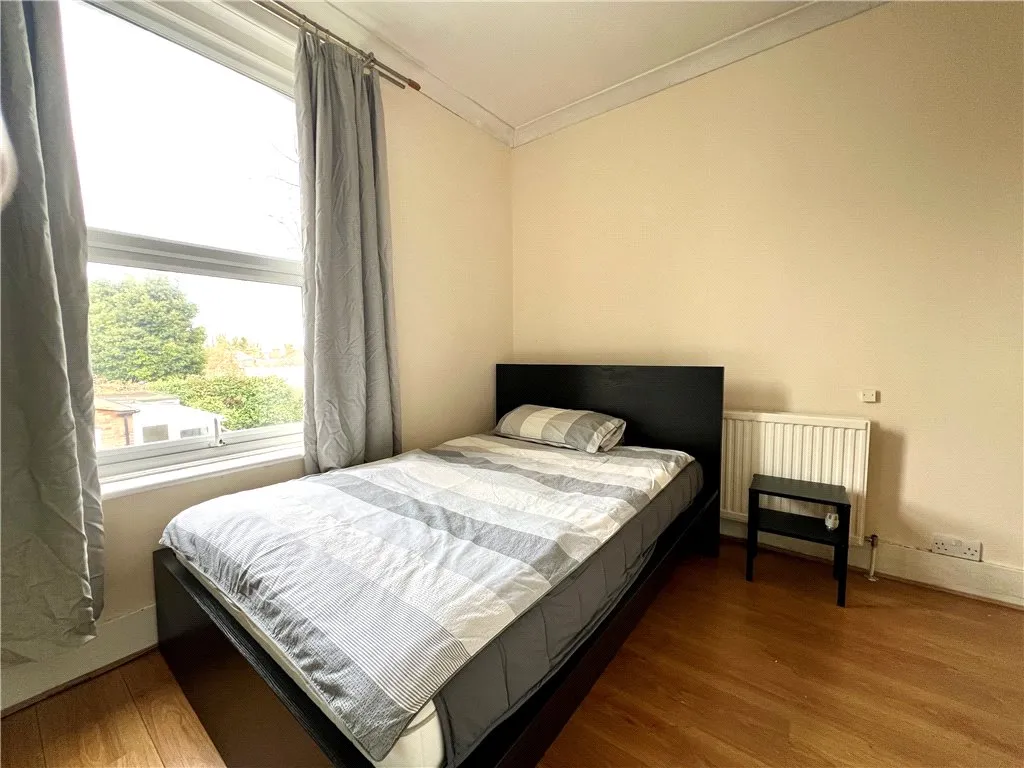 Farnham Road, Guildford, GU2, photo 7