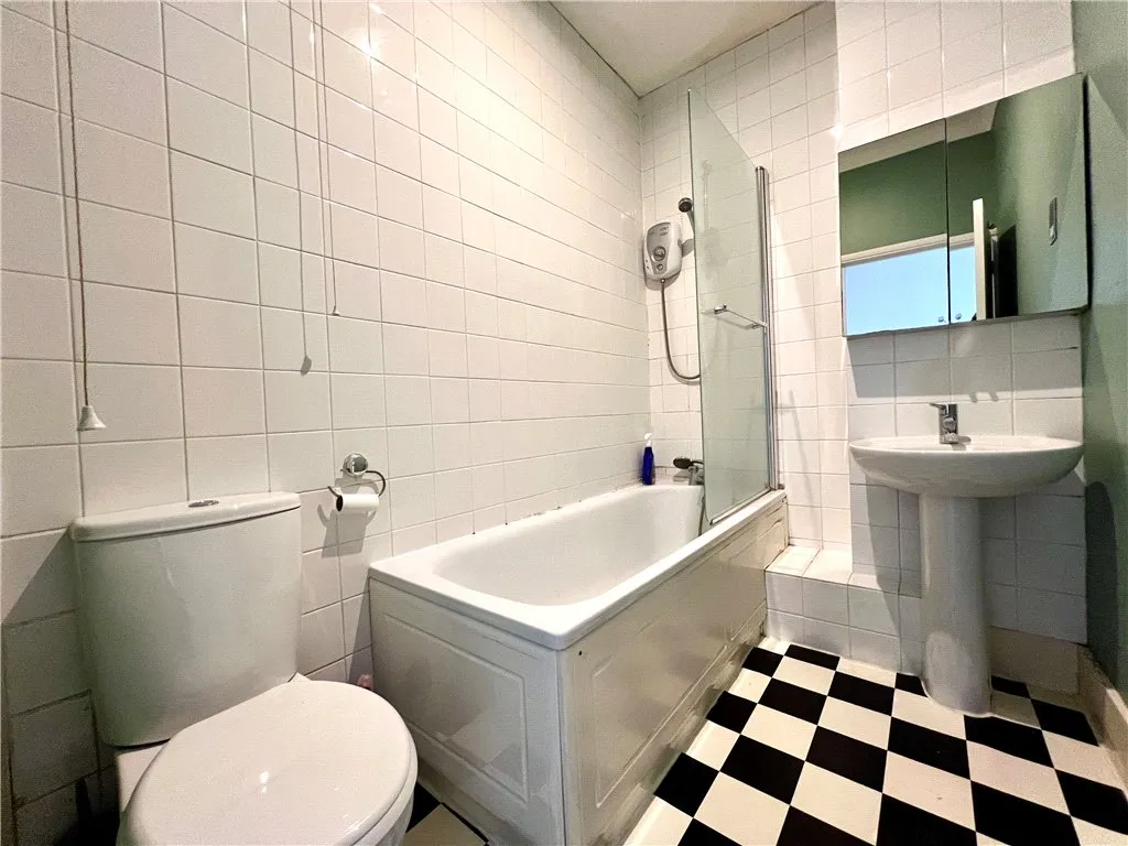 Farnham Road, Guildford, GU2, photo 5